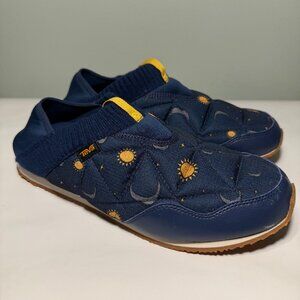 Teva ReEmber Moccasins Navy Blue Quilted Sun Moon - 13